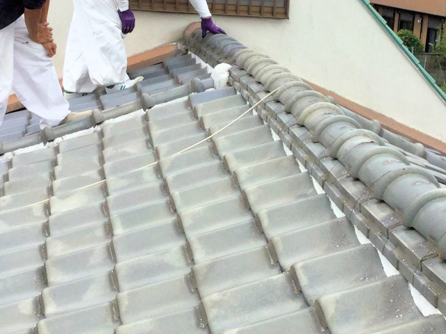 瓦屋根は漆喰工事が必要！その理由、工事のタイミングは？ (2)