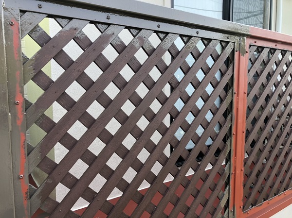 東京都町田市　外壁塗装　屋根塗装　付帯部塗装　ベランダの目隠しフェンス (2)