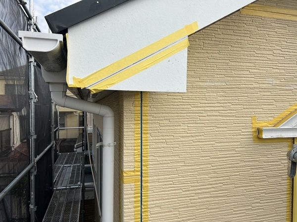 東京都町田市　屋根塗装・外壁塗装　コーキング打ち替え工事の様子 (2)