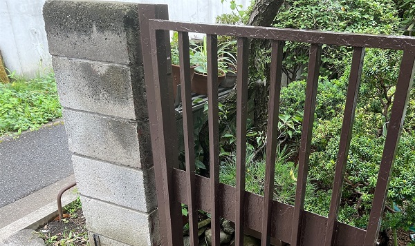東京都町田市　S様邸　屋根塗装・外壁塗装　鉄部の塗装 (2)