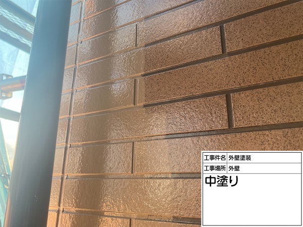 東京都町田市　外壁塗装・屋根塗装　外壁下塗り～中塗り (2)