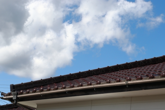 屋根材別！豪雨・台風に強い屋根とは？急な災害に備え、被害を最小限に抑えましょう！ (1)