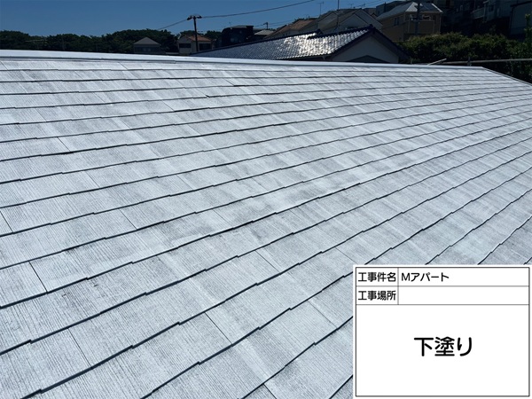 東京都町田市・マンション②色褪せが進行した屋根をグレーに塗装 (1)