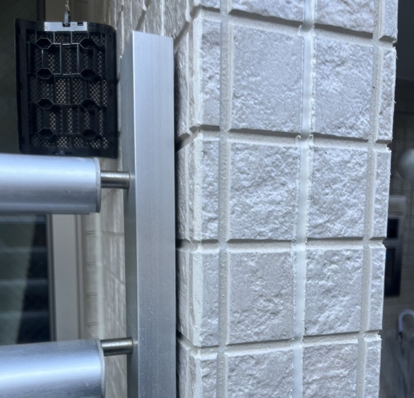 傷んだシーリングをオートンイクシードで打ち替えて劣化をリセット！(東京都町田市①) (1)