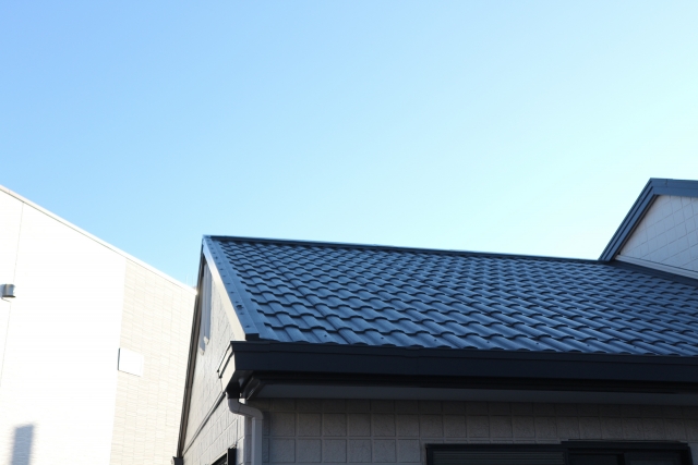 切妻屋根のケラバ板金とは?必要なメンテナンス方法、点検頻度を徹底解説! (3)