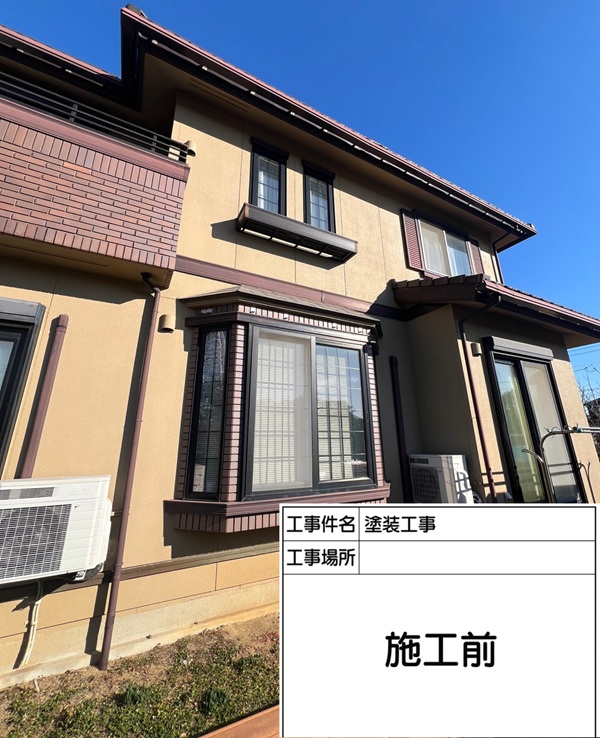 東京都町田市K様邸|外壁塗装施工前の状態と、劣化したコーキングの打ち替え (1)