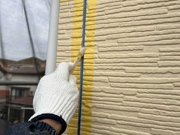 東京都町田市　屋根塗装・外壁塗装　コーキング打ち替え工事の様子 (3)