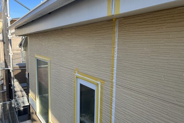 東京都町田市　屋根塗装・外壁塗装　コーキング打ち替え工事の様子 (4)