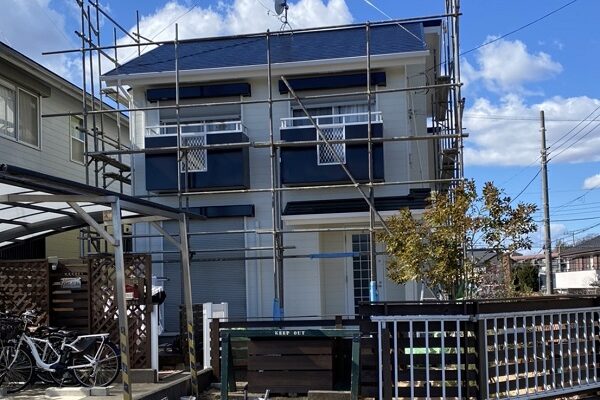 東京都町田市　屋根塗装・外壁塗装　屋根の中塗り～上塗り、完工後の写真 (1)