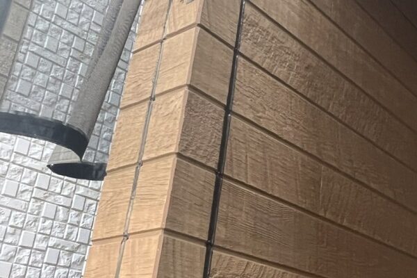 東京都町田市　屋根塗装・外壁塗装・防水工事　コーキング(シーリング)工事 (1)
