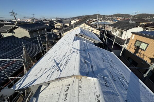 屋根工事で重要視すべき、防水機能を左右するルーフィングとは？ (4)