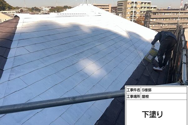 タスペーサー設置と下塗り材塗布で下準備(東京都町田市S様邸外壁塗装・屋根塗装) (2)